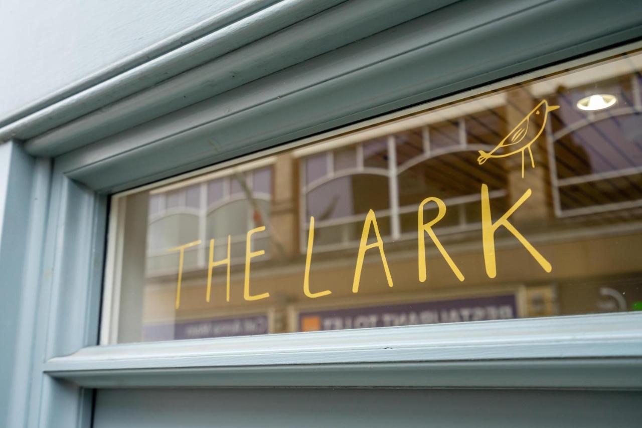 Апартаменты The Lark Йорк Экстерьер фото